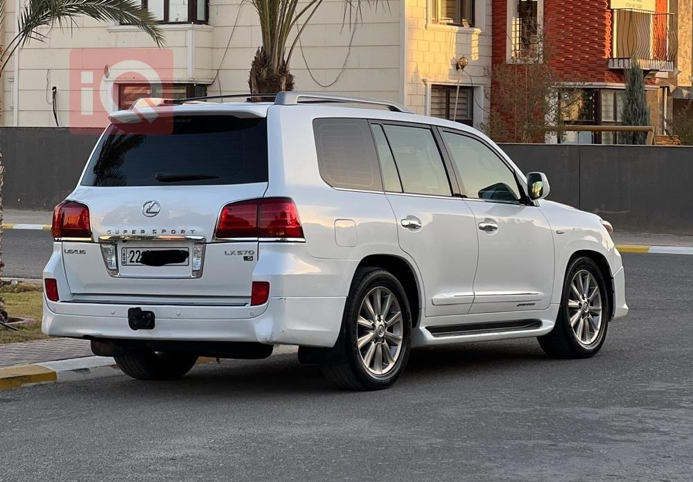 Lexus LX